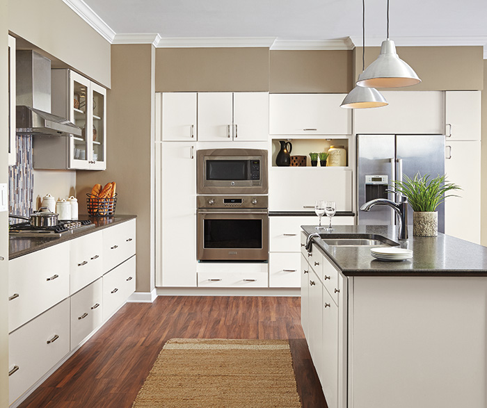 Transitional Kitchen TrueColor White