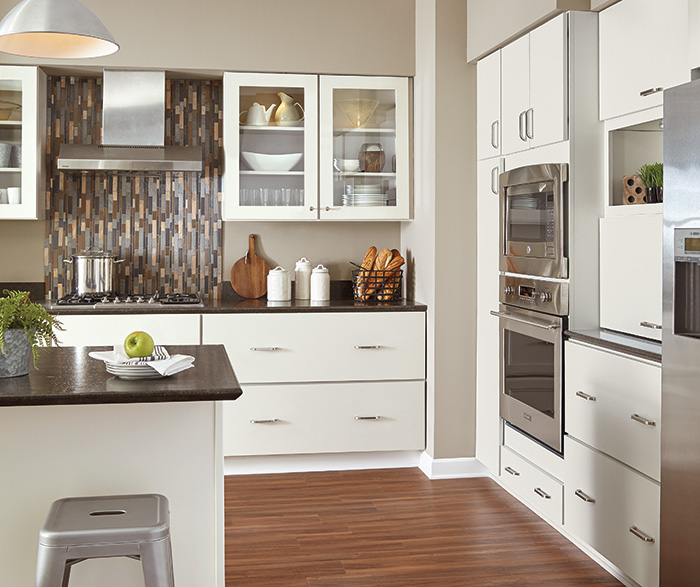 Transitional Kitchen TrueColor White 2